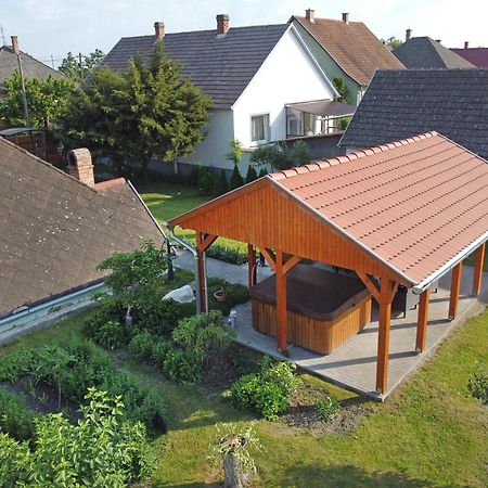 Hotel Fuezesi Papa Vendeghaza Harta Exterior foto