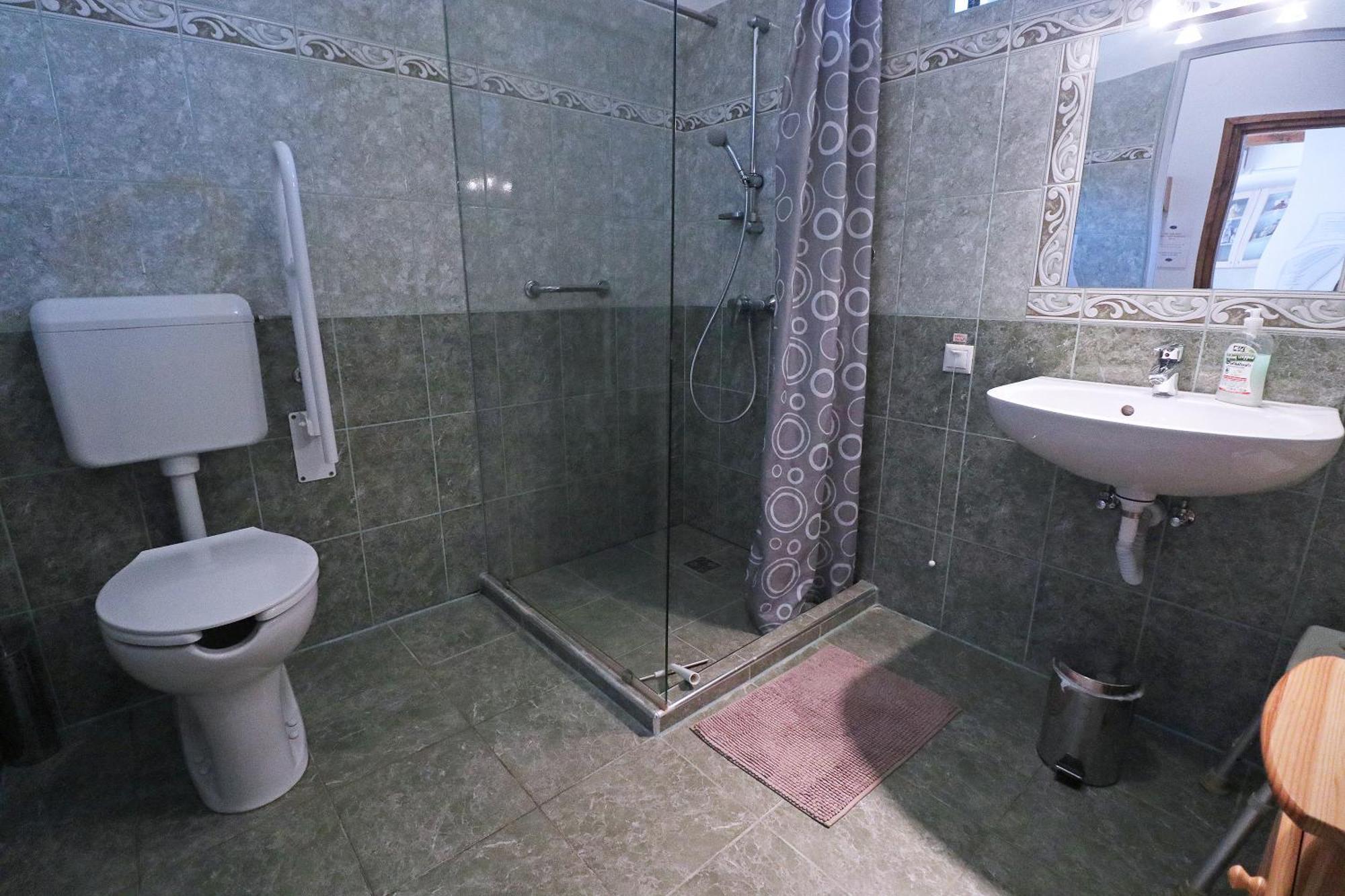 Hotel Fuezesi Papa Vendeghaza Harta Exterior foto